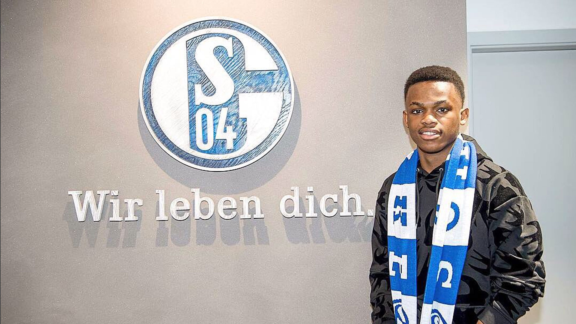 员承担更多 员承担更多