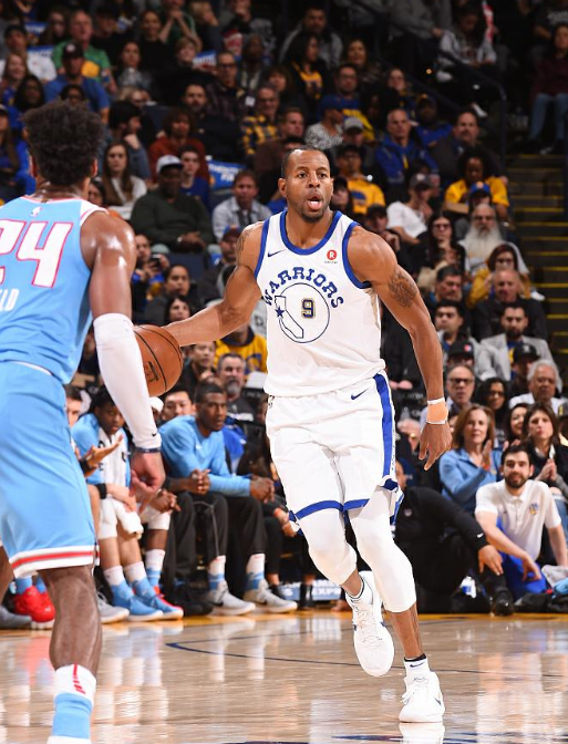 假设某后卫 假设某后卫