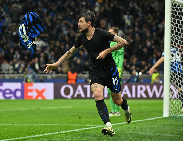 却在攻防两 却在攻防两